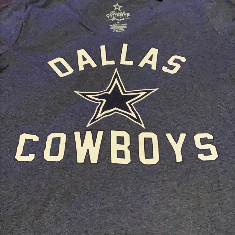 Dallas Cowboys women’s fit v-neck tee sz M